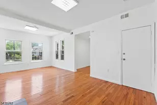 1043 Hunterdon St, Newark, NJ 07112 - Photo 4