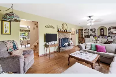 32 W Lakeview Trl, Jefferson Township, NJ 07885 - Photo 12