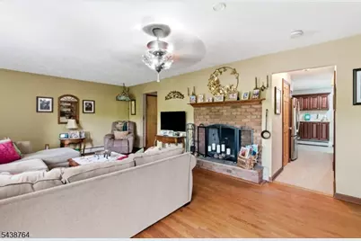 32 W Lakeview Trl, Jefferson Township, NJ 07885 - Photo 10