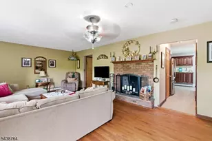 32 W Lakeview Trail, Jefferson Township, NJ 07885 - Photo 10