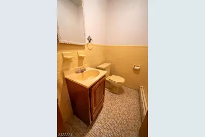 2663 Hawthorne Ave, Union Township, NJ 07083 - Photo 10