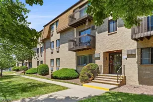 2 Honiss St, Newark, NJ 07109 - Photo 1