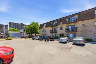 2 Honiss St, Newark, NJ 07109 - Photo 18