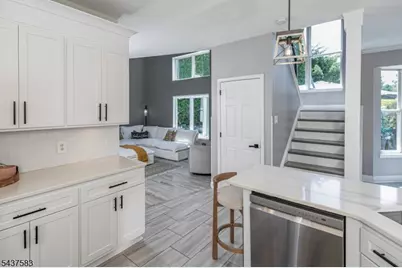 29 Sutphin Rd, Raritan Township, NJ 08822 - Photo 12