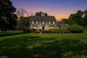 25 Arvida Dr, Hopewell Township, NJ 08534 - Photo 2