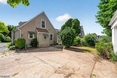 10 Carlyle Ave, Morris Plains, NJ 07950 - Photo 4