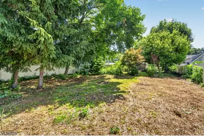 10 Carlyle Ave, Morris Plains, NJ 07950 - Photo 6