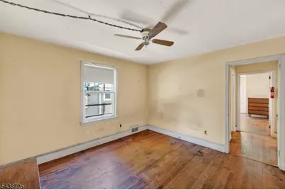 10 Carlyle Ave, Morris Plains, NJ 07950 - Photo 16