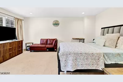 810 Plymouth Rd, North Brunswick Township, NJ 08902 - Photo 32