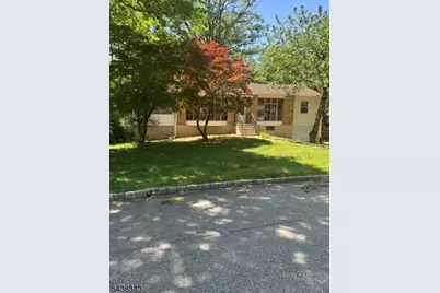 54 Oak Crest Rd, West Orange Township, NJ 07052 - Photo 2