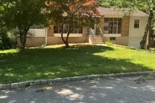 54 Oak Crest Rd, West Orange Township, NJ 07052 - Photo 2
