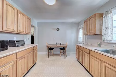 54 Oak Crest Rd, West Orange Township, NJ 07052 - Photo 10