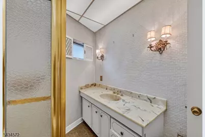 704 Parker St, Newark, NJ 07104 - Photo 28