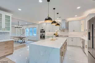 54 Nevsky St, Edison Twp., NJ 08820 - Photo 14