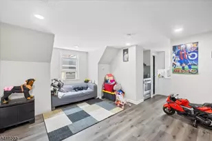 164 Parker St, Newark, NJ 07104 - Photo 16