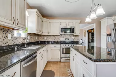6 Snead Ct, Mount Olive, NJ 07836 - Photo 12