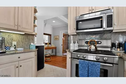 230 Satterthwaite Ave, Nutley, NJ 07110 - Photo 16