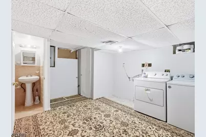 27 Carolyn Rd, Belleville, NJ 07109 - Photo 32
