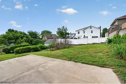 25 Cresthill Ave, Clifton, NJ 07012 - Photo 22
