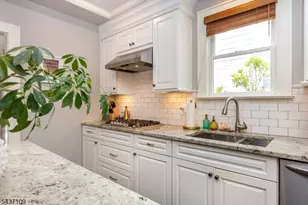 9 Amherst Ct, Maplewood, NJ 07040 - Photo 18