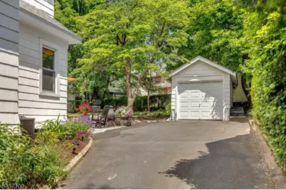 9 Amherst Ct, Maplewood, NJ 07040 - Photo 42