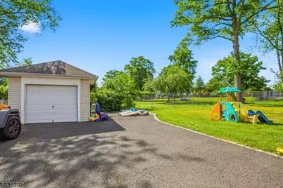 306 Walnut Ave, Cranford Township, NJ 07016 - Photo 26