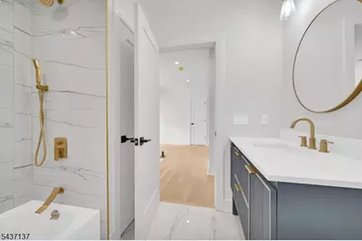 31 Ashwood Dr, Livingston, NJ 07039 - Photo 18