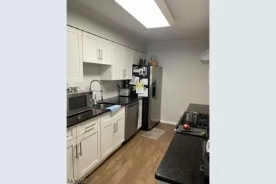 124 Hempstead Ct, Madison, NJ 07940 - Photo 8