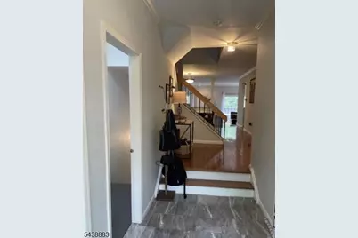 124 Hempstead Ct, Madison, NJ 07940 - Photo 2