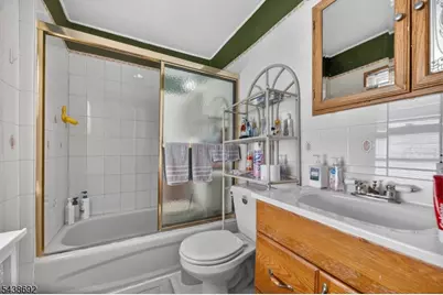 13 Sherman Pl, Clifton, NJ 07011 - Photo 16
