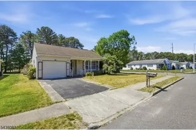 112 Pulaski Blvd, Berkeley Township, NJ 08757 - Photo 1