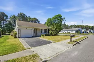 112 Pulaski Blvd, Berkeley Township, NJ 08757 - Photo 1