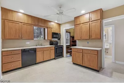 24 Wilton Ter, Verona, NJ 07044 - Photo 10