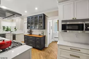 22 Oak Ridge Ave, Summit, NJ 07901 - Photo 14