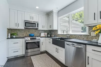 40 Collinwood Rd, Maplewood, NJ 07040 - Photo 16