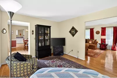 15 Hampton Ct, Bernards Township, NJ 07920 - Photo 10