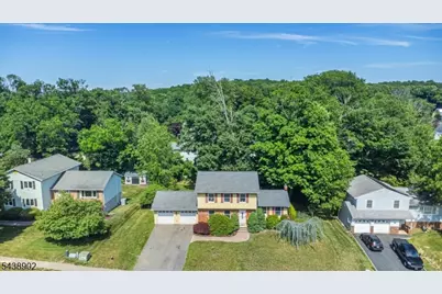 4 Hover Dr, Mount Arlington, NJ 07856 - Photo 2