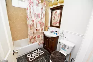 180 N 16th St, East Orange, NJ 07017 - Photo 8