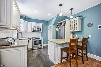76 Meadowbrook Rd, Millburn, NJ 07078 - Photo 10