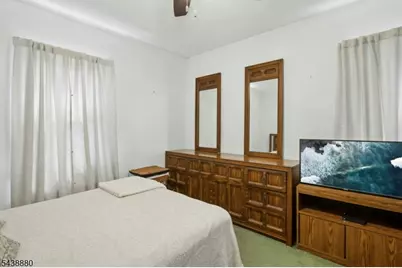 430 Myrtle Ave, Roselle Park, NJ 07204 - Photo 14