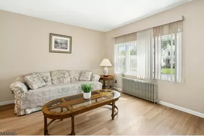 430 Myrtle Ave, Roselle Park, NJ 07204 - Photo 4