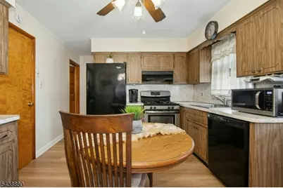 430 Myrtle Ave, Roselle Park, NJ 07204 - Photo 12