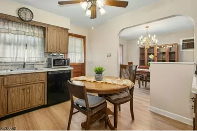 430 Myrtle Ave, Roselle Park, NJ 07204 - Photo 10