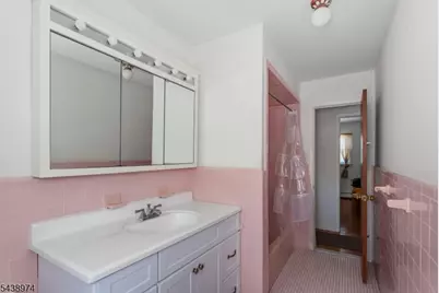 164 Page St, Elmwood Park, NJ 07407 - Photo 26