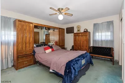 164 Page St, Elmwood Park, NJ 07407 - Photo 14
