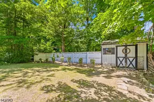 54 Summit Dr, Wantage, NJ 07461 - Photo 10