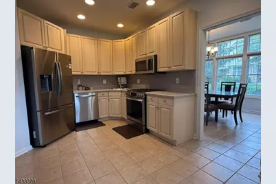 620 Turlington Ct, Livingston, NJ 07039 - Photo 4