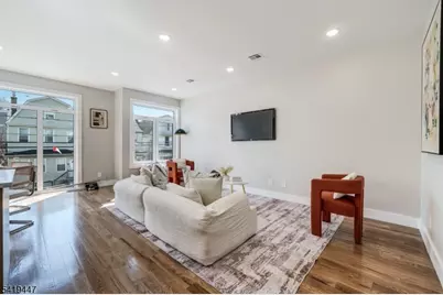 393 Myrtle Ave, Irvington, NJ 07111 - Photo 18