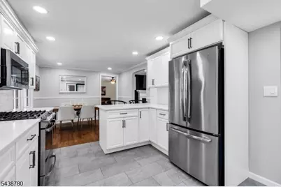 2385 Whittier Ave, Scotch Plains Township, NJ 07076 - Photo 8