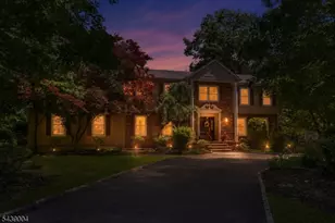 10 Moonshadow Ct, Kinnelon, NJ 07405 - Photo 1
